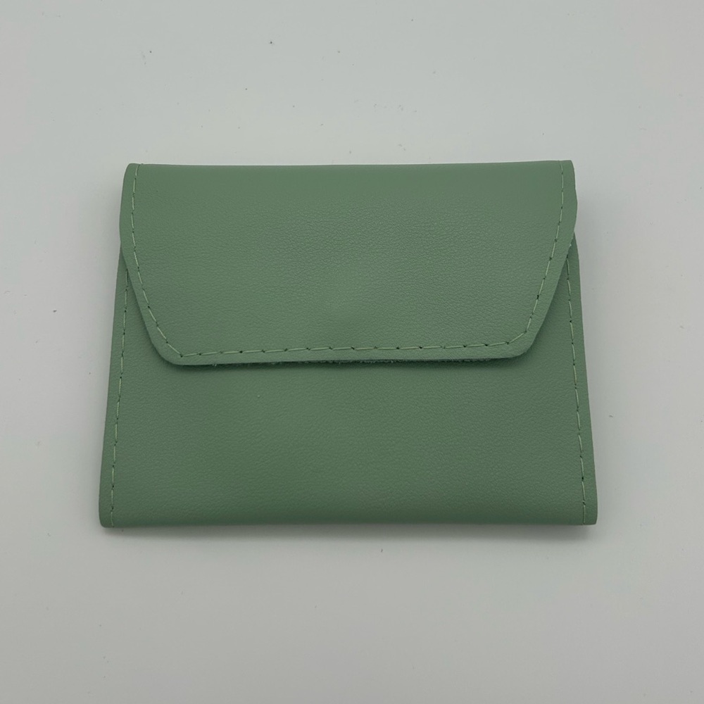 Green Grooming Kit - Picture 2 of 4
